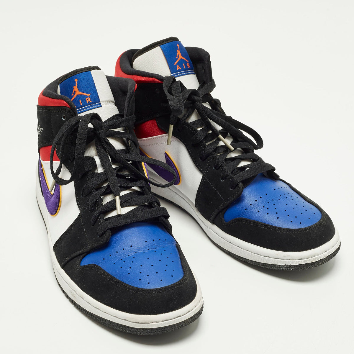 Air Jordans Jordan 1 Mid Lakers Top 3
