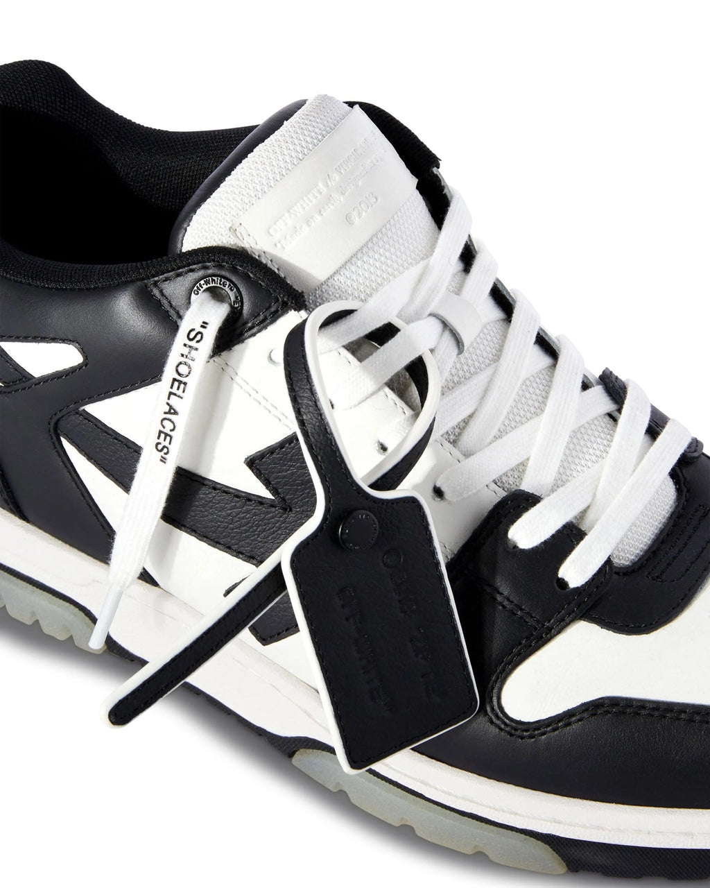 Low-Top Hybrid Sneakers With 90S Inspiration