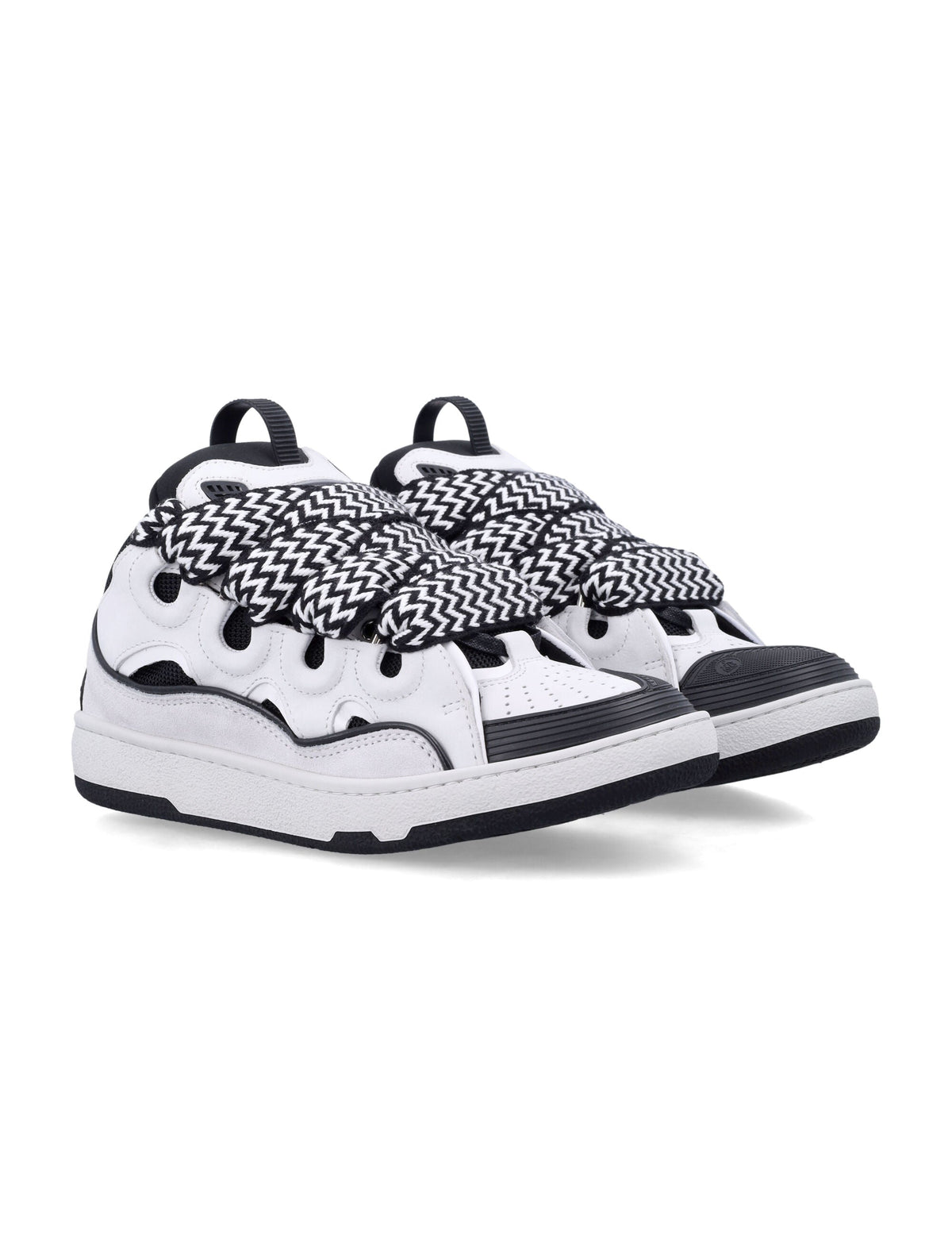 Low-Top Sneakers With Oversized Black And White Laces